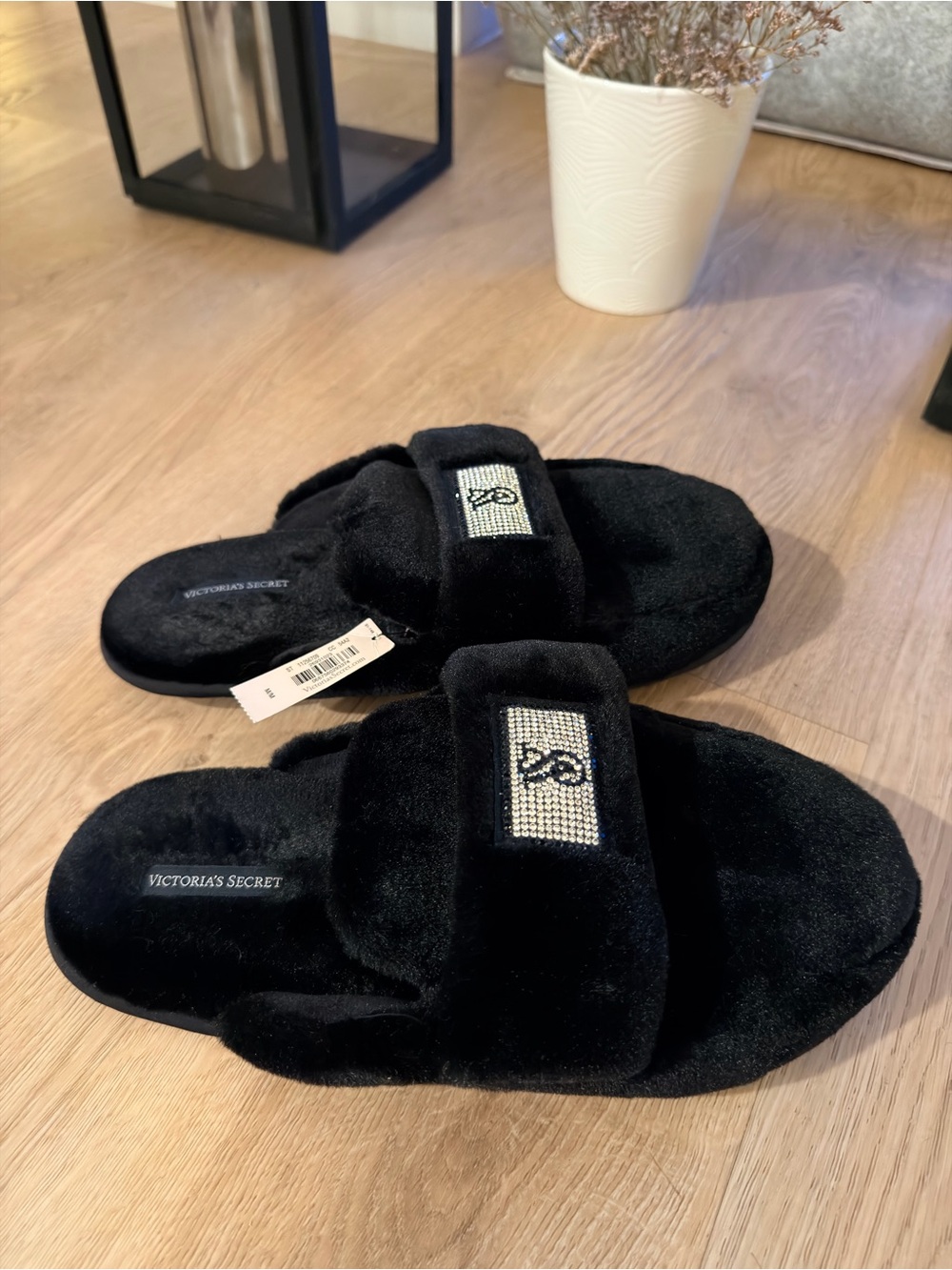 NEW Victoria's Secret Black Plush Slippers with Crystal✨